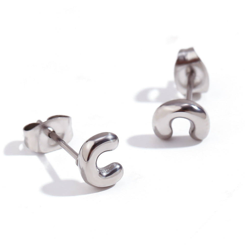 Orecchini a perno da donna con lettera geometrica moderna minimalista in acciaio al titanio placcato oro 18K