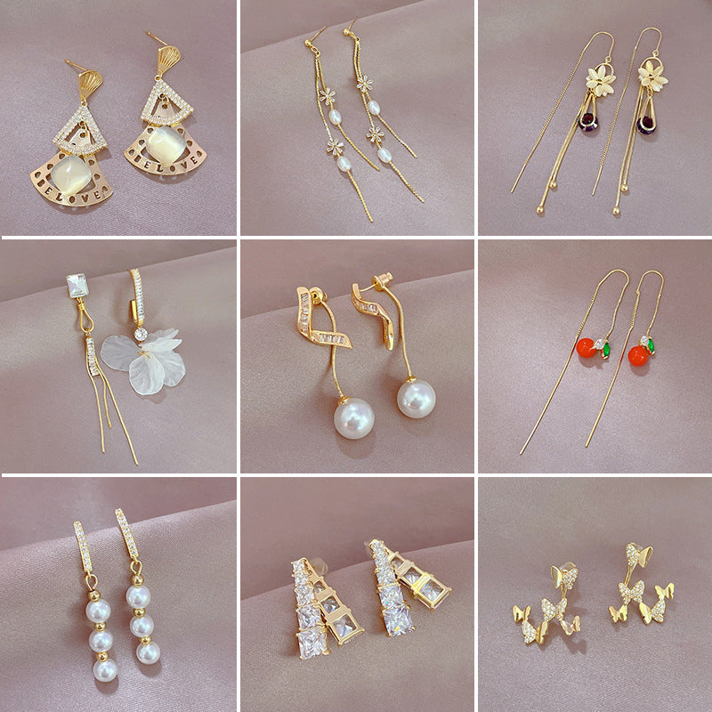 Pendientes colgantes geométricos elegantes para mujer con incrustaciones de diamantes de imitación y base de cobre chapado en oro