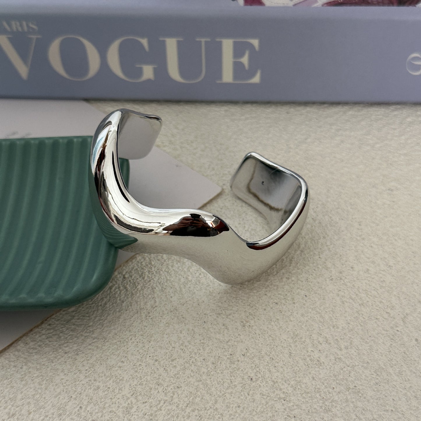 Bracciale in lega placcato smaltato a goccia geometrico astratto di lusso
