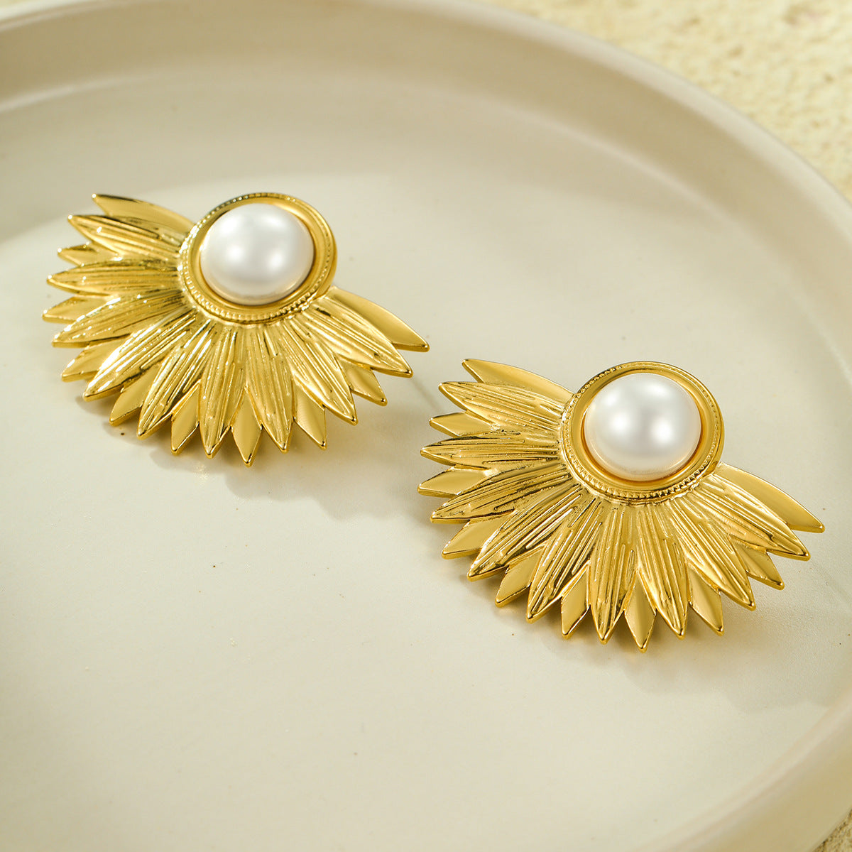 Vintage Stainless Steel Fan-Shaped Pearl-Inlaid Minimalist Earrings for Women