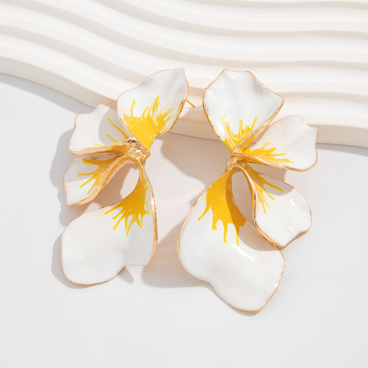 Sweet Gradient Floral Drip Oil Alloy Earrings