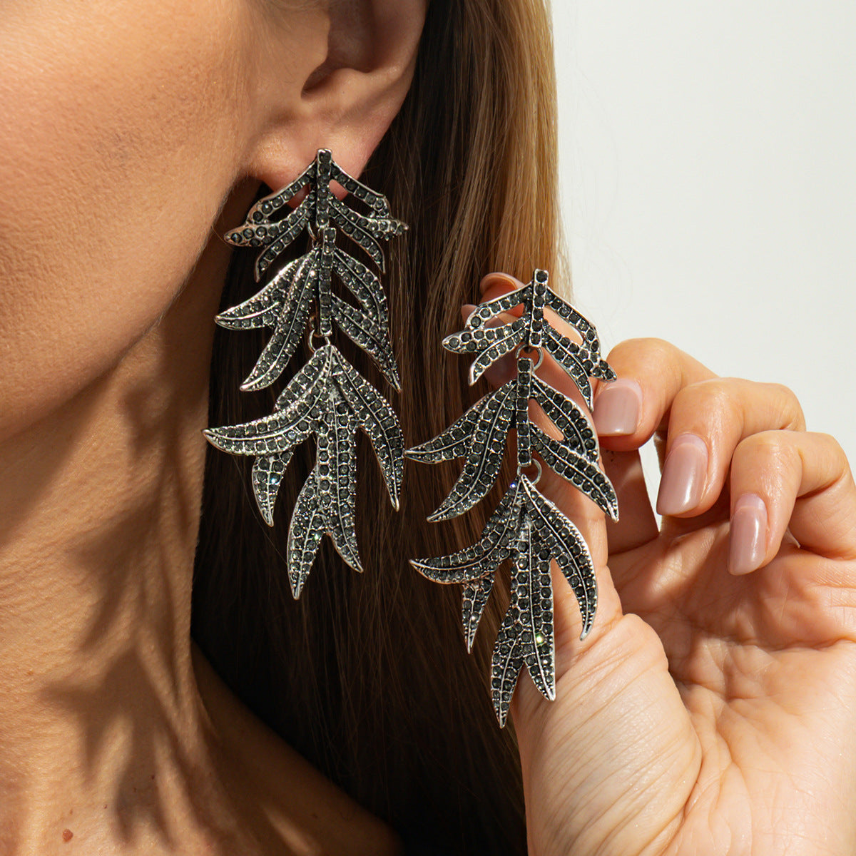Luxury Elegant Rhinestone Inlaid Leaf Shape Zinc Alloy Plated Earrings for Women