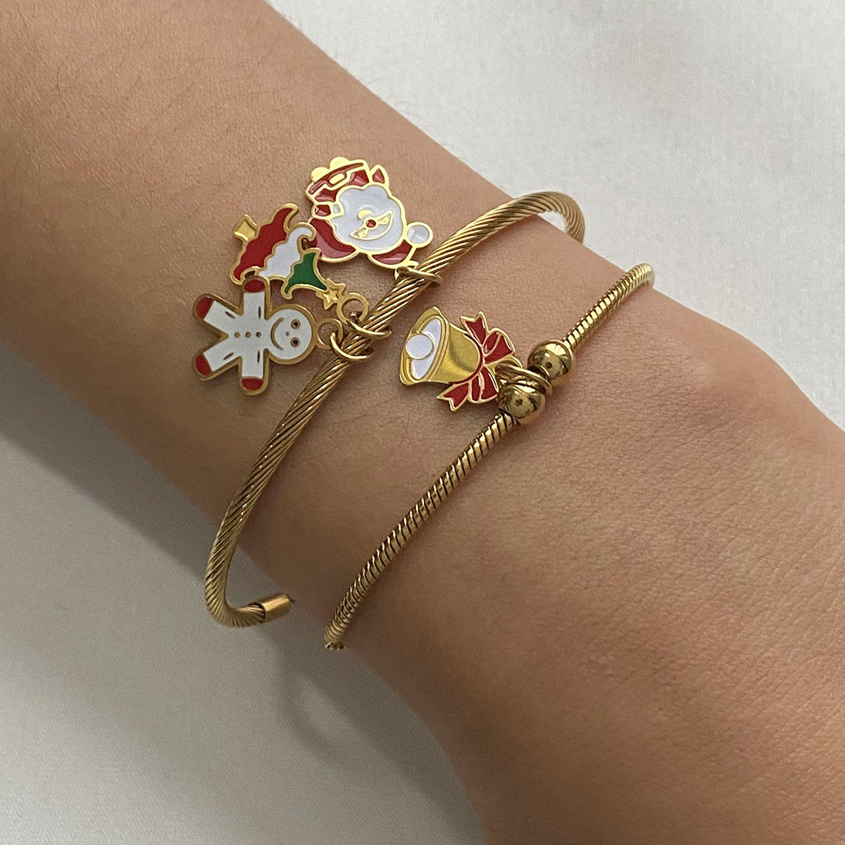 Fashionable Christmas Snowflake and Santa Bell Stainless Steel Bracelet for Women with Plated Finish