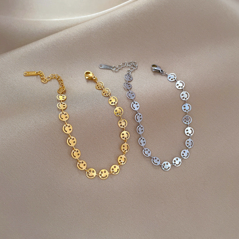 Minimalist Titanium Steel Smiley Face Chain Bracelet for Women with Gold Plating and Wavy Texture Design