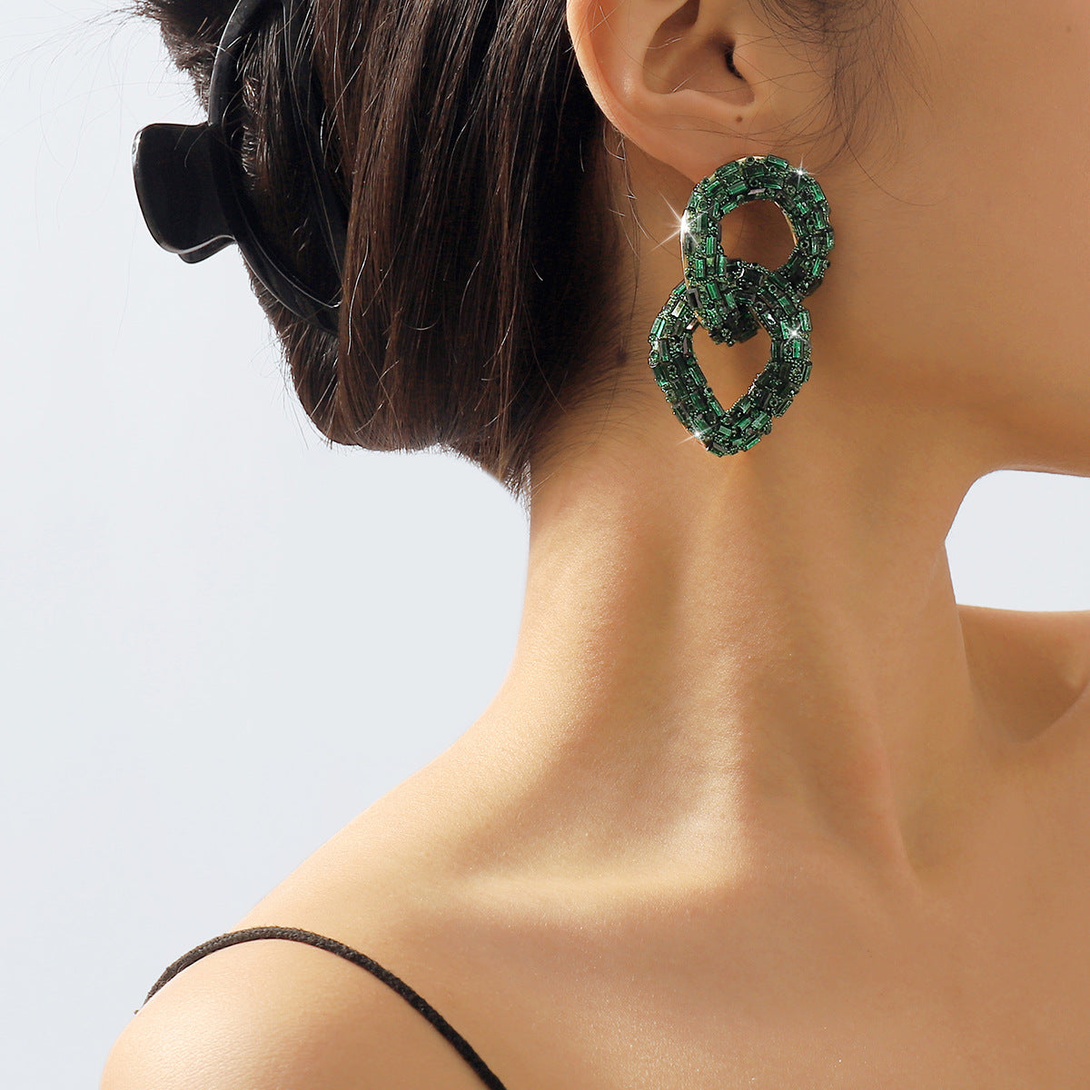 Pendientes de strass geométricos calados, dulces y atrevidos, con detalle de cadena para mujer
