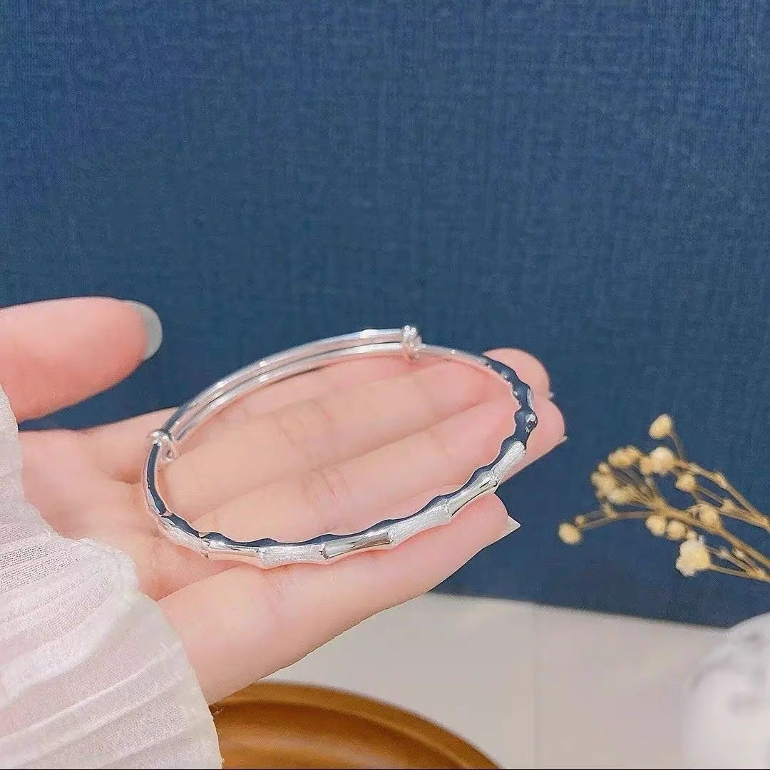 Retro Matte and Polished Alloy Bamboo Cuff Bracelet for Women with Adjustable Pull-Chain Design