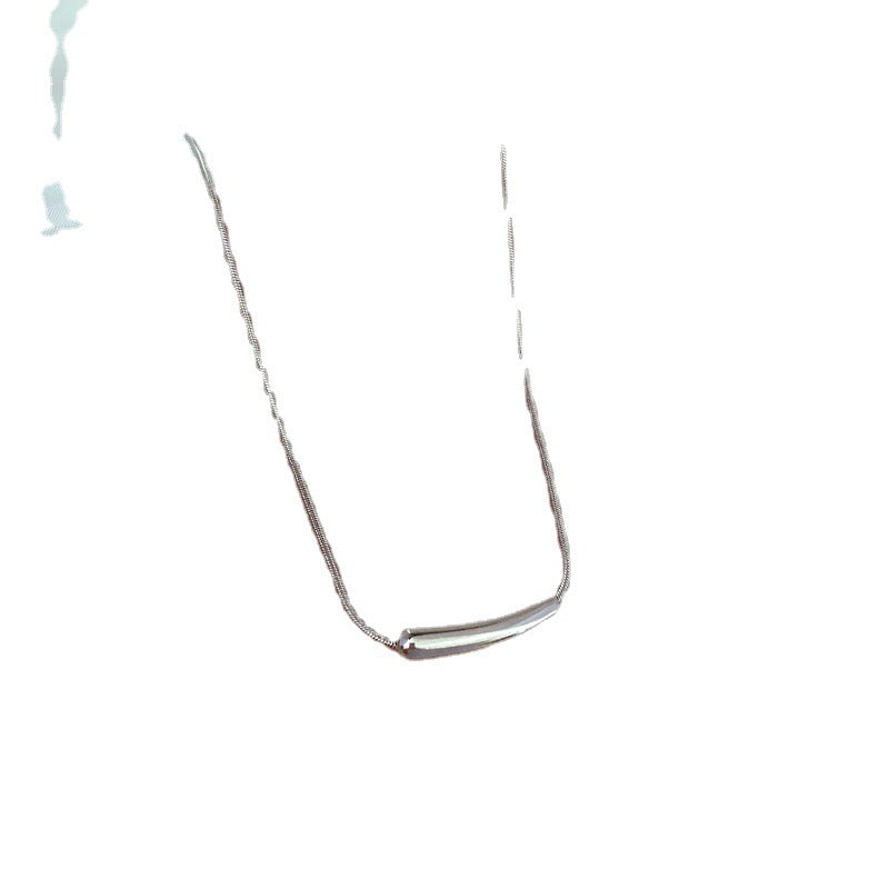 Elegante Collana Pendente da Donna in Acciaio al Titanio con Geometria Viola Melanzana, Placcatura in Oro e Delicata Catena a Clavicola