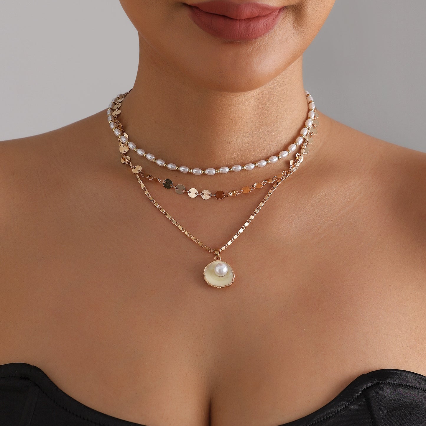 Fashion Geometric Round Alloy Shell Pearl Plated Necklace for Women