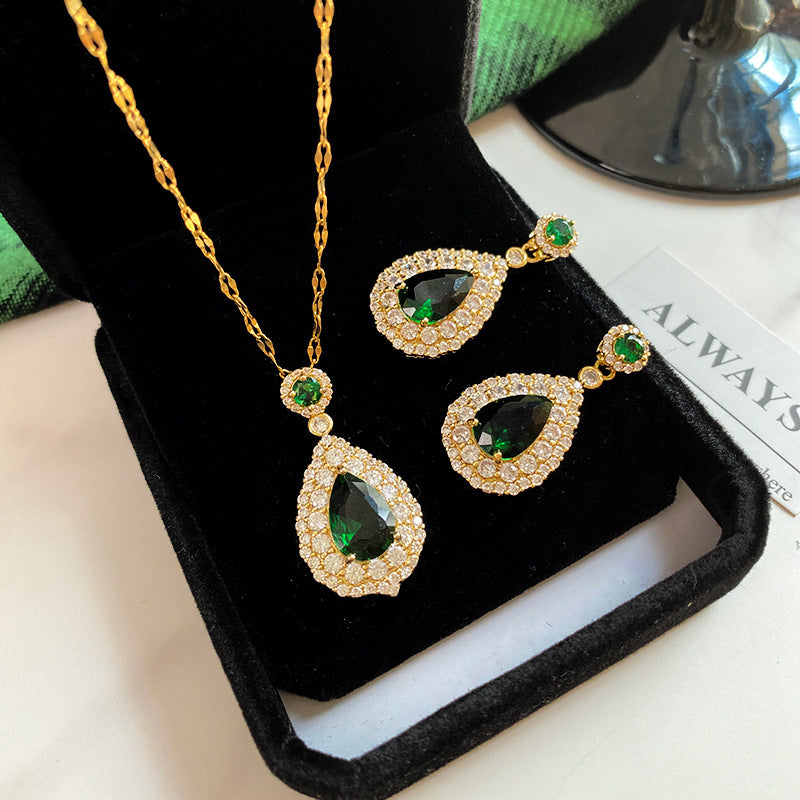 Minimalist Gold Plated Titanium Steel Teardrop Necklace with Emerald and Cubic Zirconia