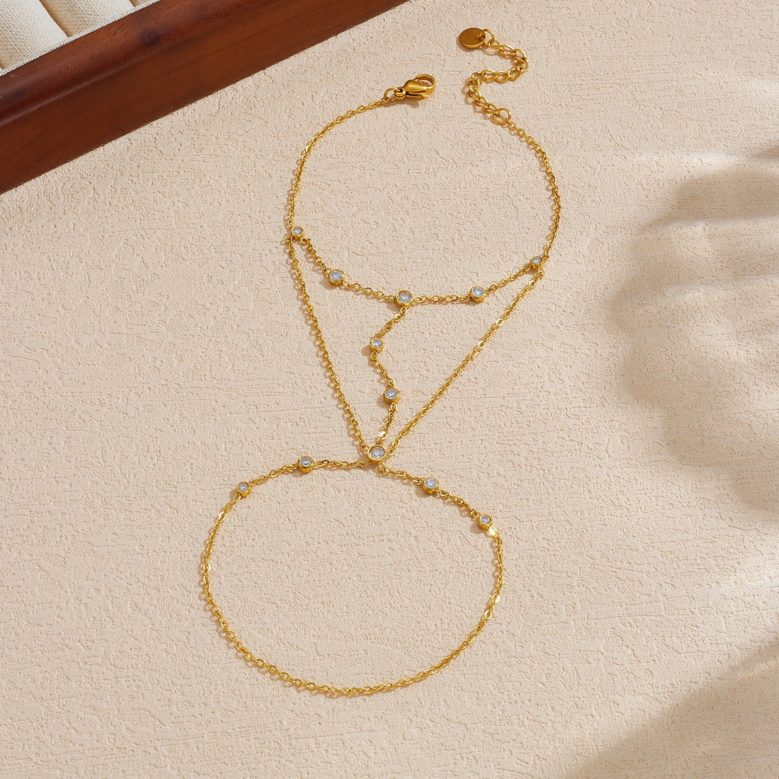 Minimalist Elegant Gold Plated Stainless Steel Rhinestone Chain Hand Chain Ring