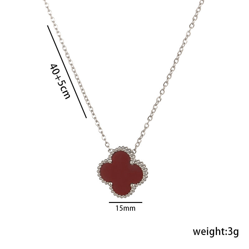 Collana con ciondolo a quadrifoglio geometrico alla moda da donna in acciaio al titanio con finitura galvanizzata