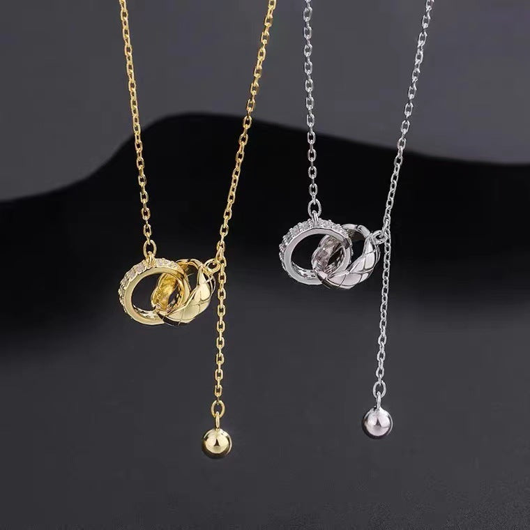 Collana con Ciondolo Doppio Anello Minimalista in Acciaio al Titanio Leggero da Donna con Finitura Elettroplaccata e Design a Catena O