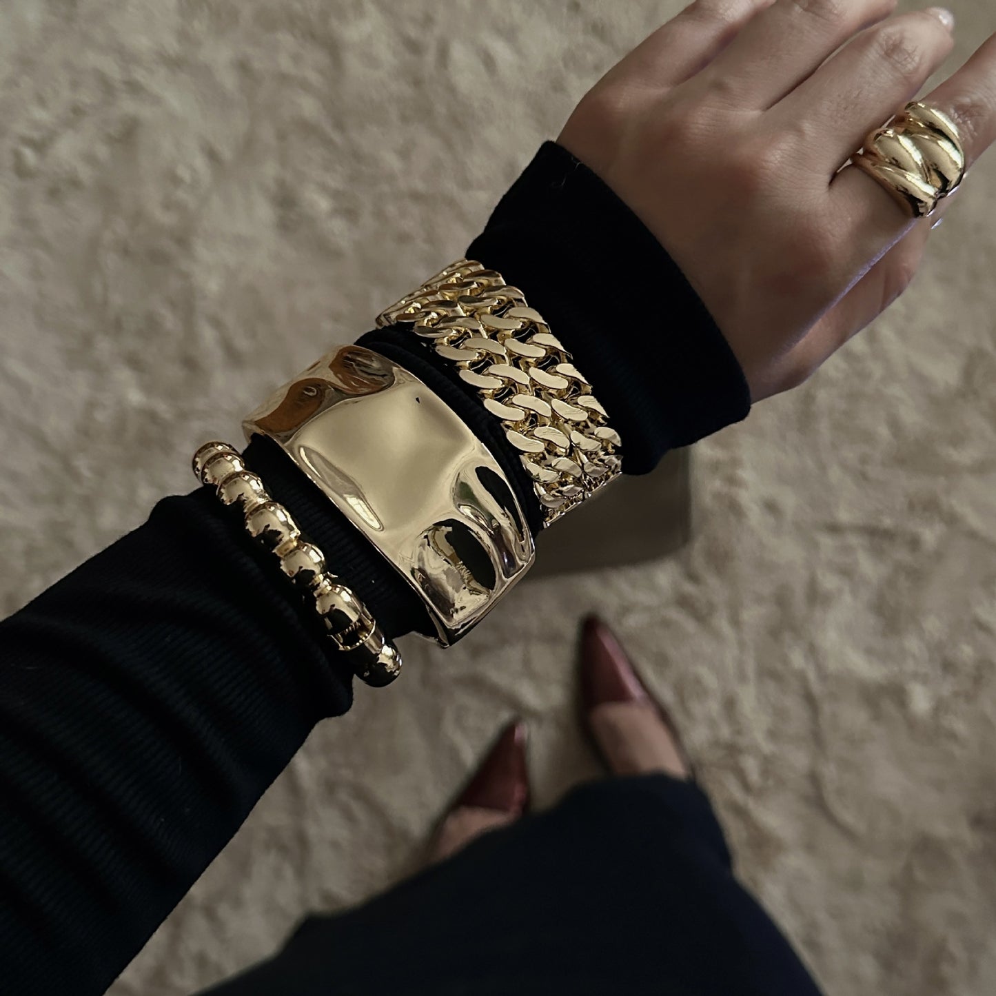 Bracciale rigido aperto in lega geometrica placcata alla moda