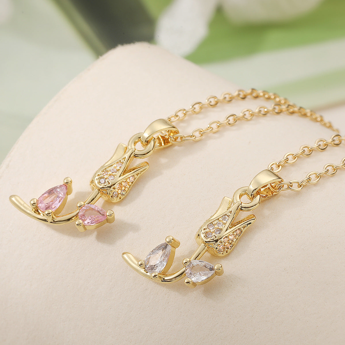 Elegant Minimalist Geometric Gold Plated Brass Rose Pendant Necklace for Women