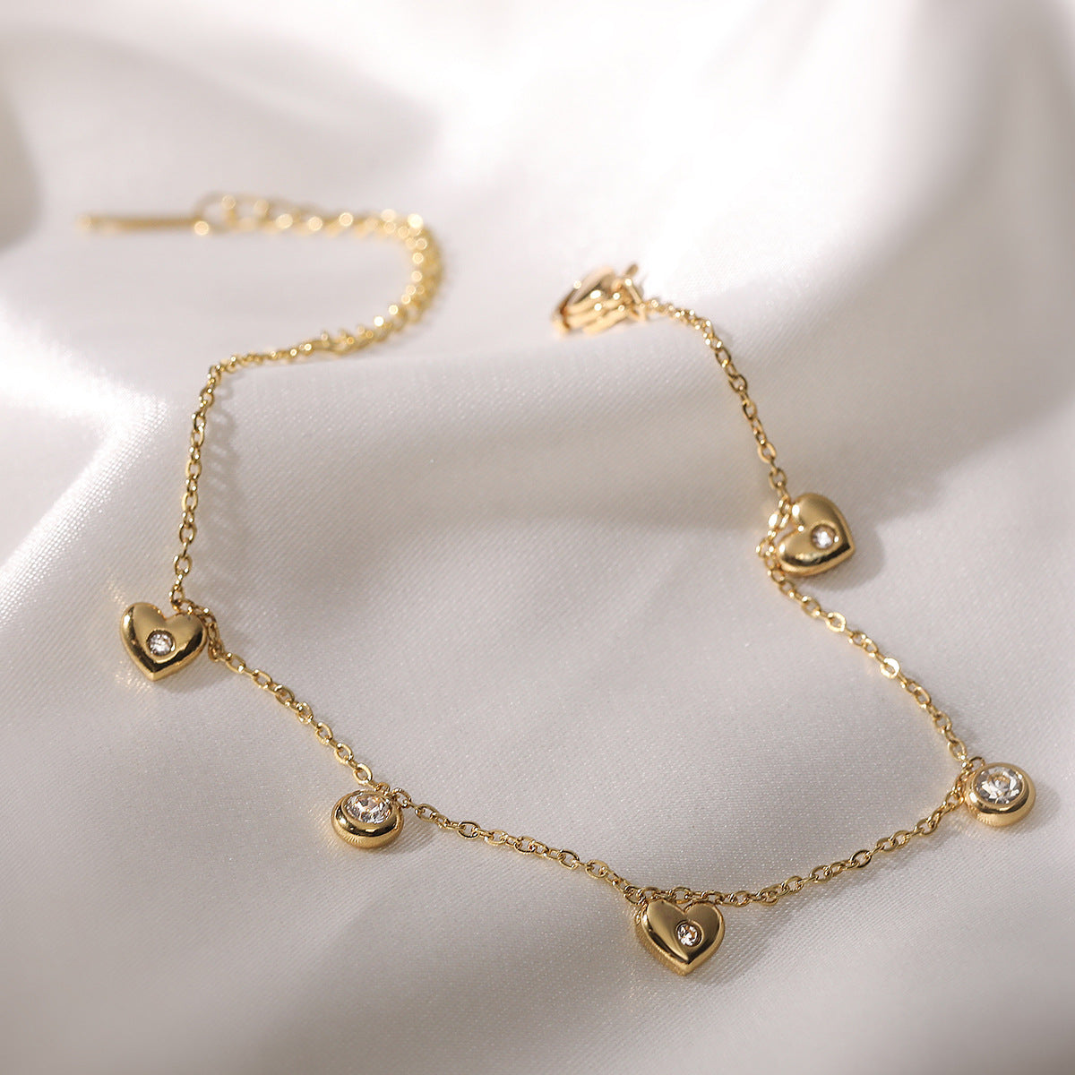 Minimalist Elegant 18K Gold Plated Stainless Steel Heart Geometric Cubic Zirconia Bracelet for Women