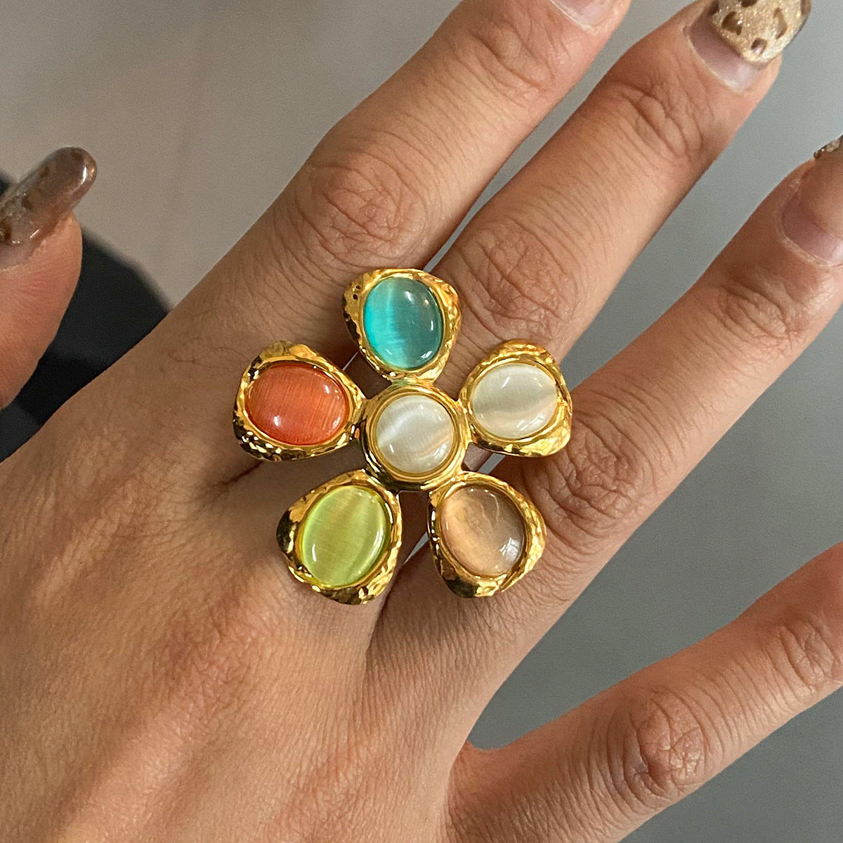 Anillo Geométrico de Acero de Titanio con Acabado Chapado para Mujer Accesorio de Joyería Minimalista a la Moda