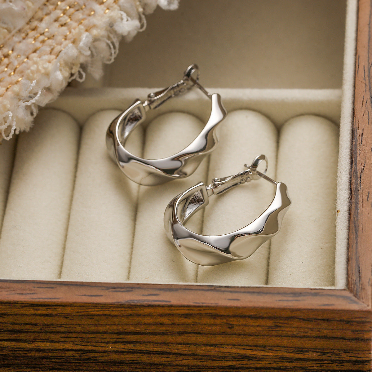 Irregular Geometric Wave-Shaped Copper Earrings with 18K Gold Plating for Women, Fashion-Forward Minimalist Design