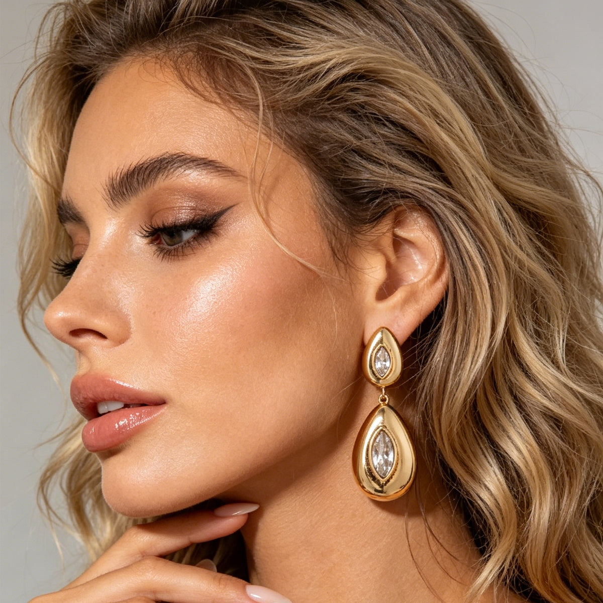 Luxury Elegant Geometric Teardrop Rhinestone Plated Zinc Alloy Earrings for Women