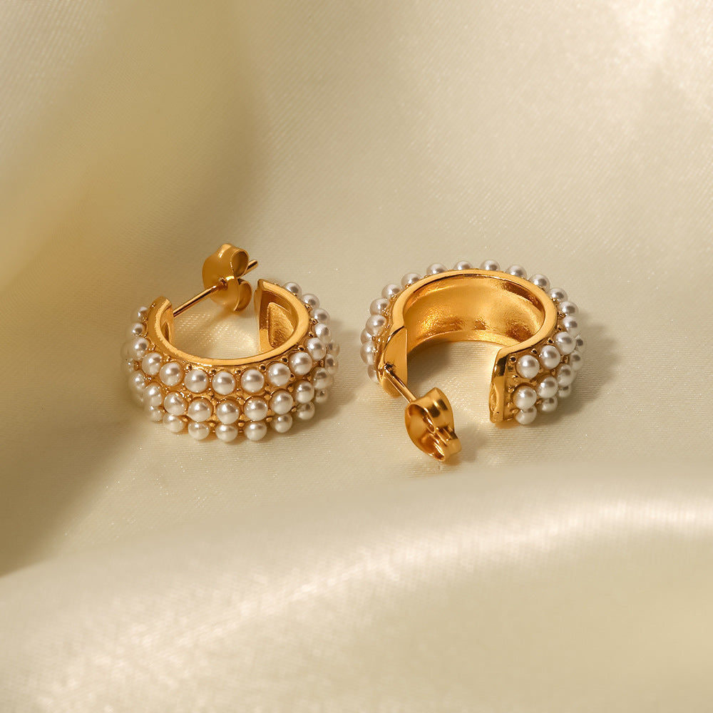 Pendientes Minimalistas Geométricos de Acero de Titanio con Chapado en Oro de 18K e Incrustaciones de Perlas Blancas para Mujer