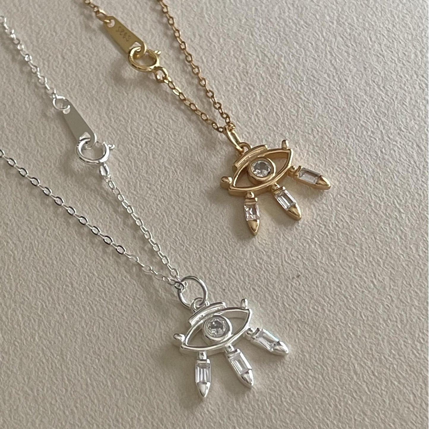 Collana con ciondolo a occhio geometrico minimalista in argento sterling 925 con zirconi cubici