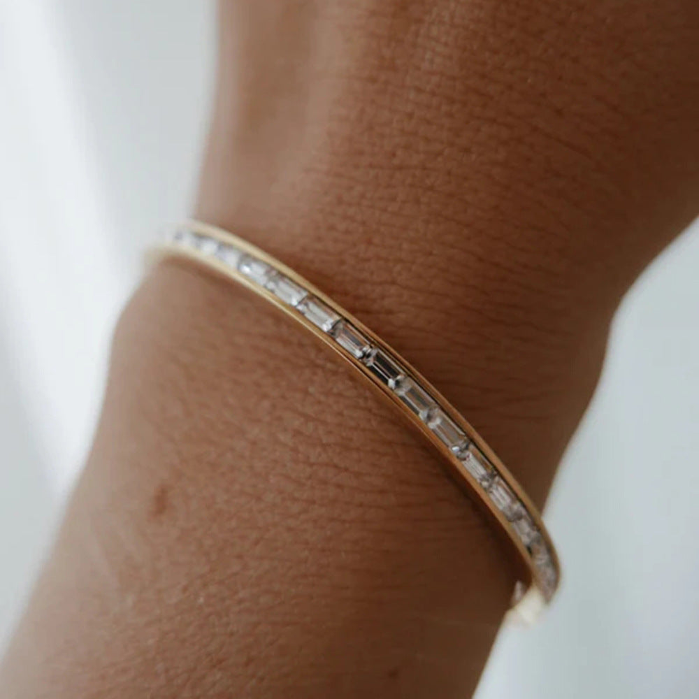 Minimalist Geometric Stainless Steel Bracelet for Women with 18K Gold Plating and White Square Zircon Inlay