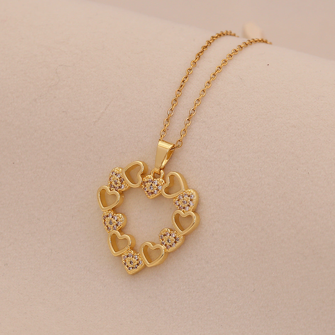 Ciondolo a Cuore Minimalista alla Moda in Rame con Zirconi Micro-Pave per Donna