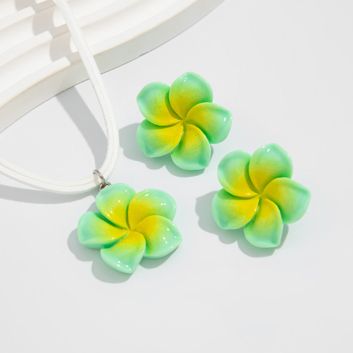 Sweet Floral Acrylic Plated Pendant Necklace for Women