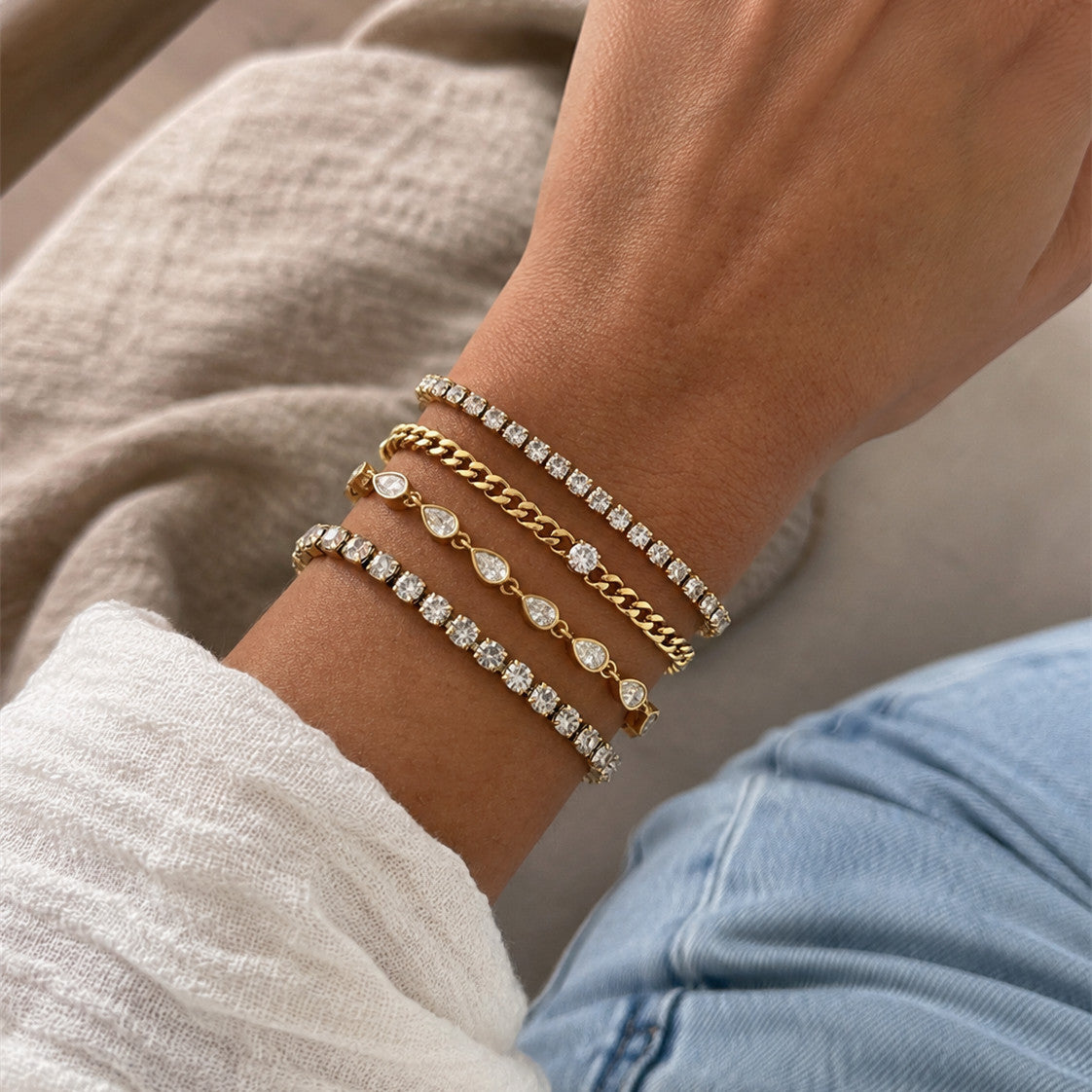 Elegant Geometric Teardrop Rhinestone PVD Stainless Steel Bracelet for Women