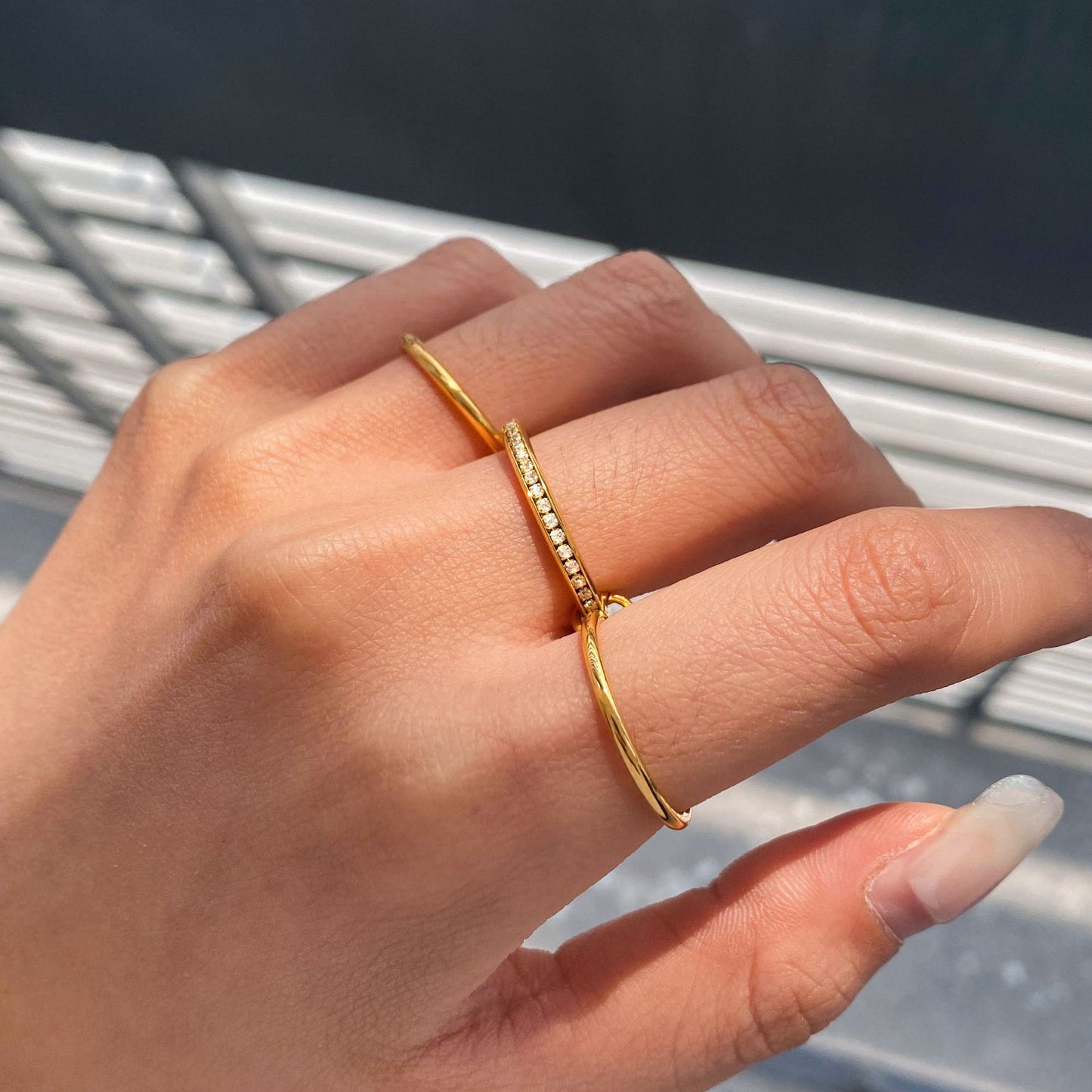 Anello da donna impilabile in acciaio inossidabile placcato, tondo, geometrico e minimalista