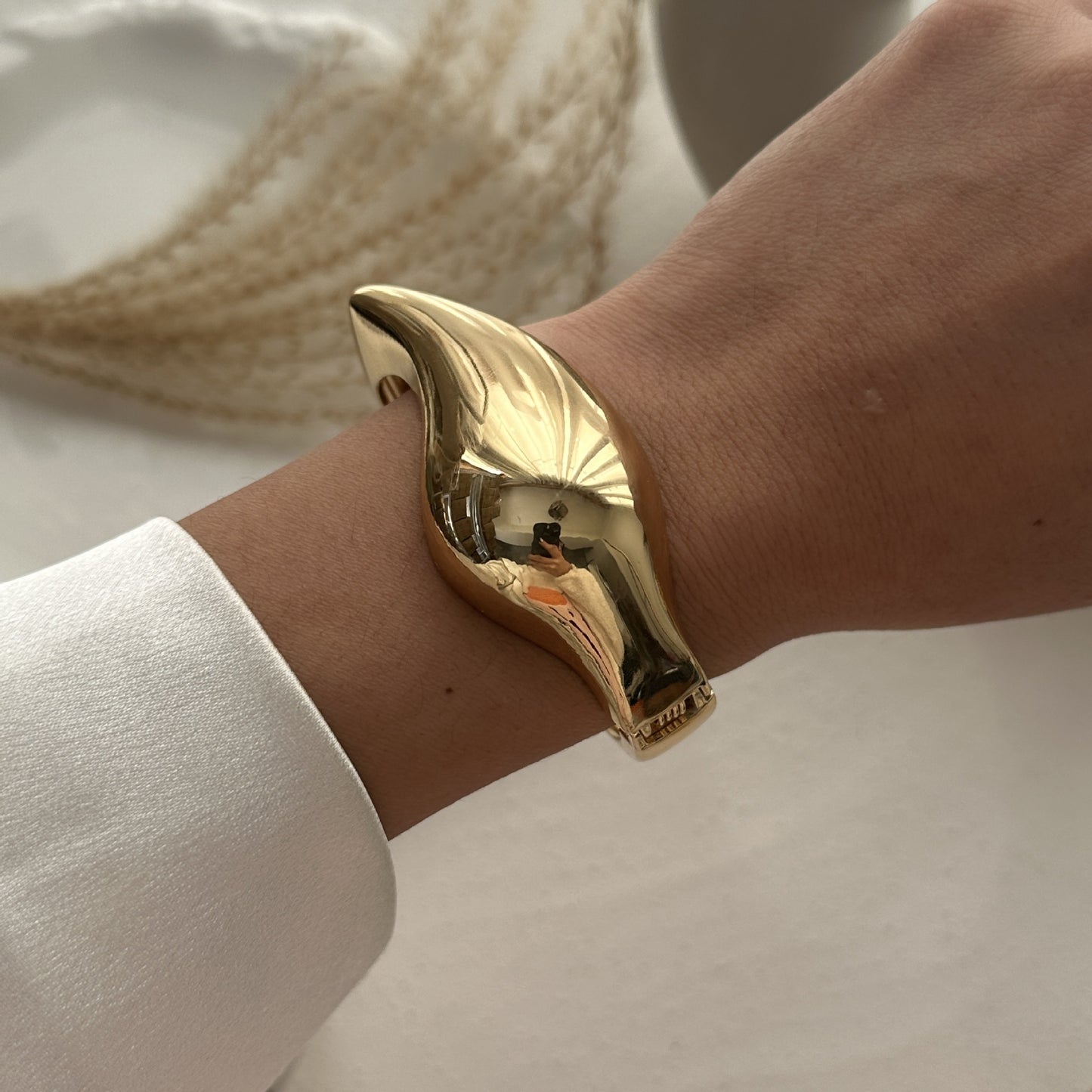Bracciale aperto placcato in lega geometrica