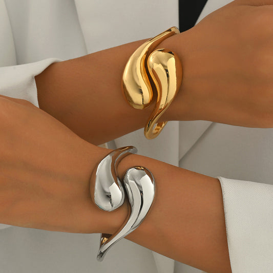 Bracciale a fascia regolabile da donna in lega di zinco lucida geometrica con finitura placcata