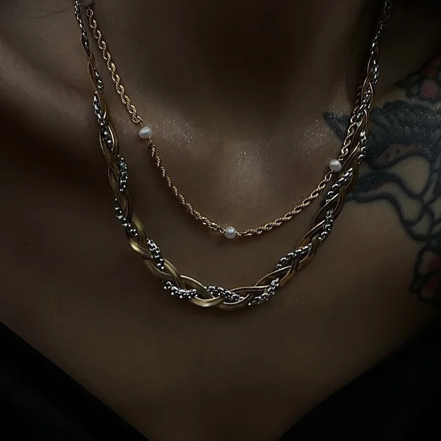 Collana girocollo da donna con catena a serpente in acciaio al titanio a forma di U, stile francese vintage, placcata oro