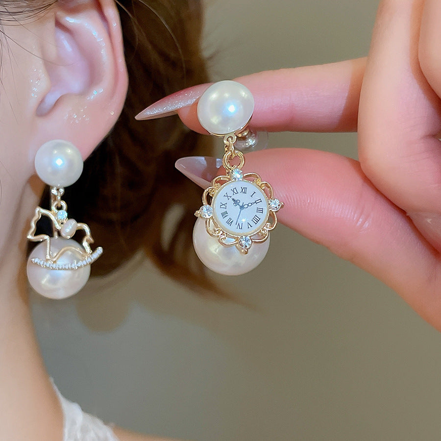 Orecchini da donna vintage eleganti a forma di stella geometrica con perle simulate e zirconi, perni in acciaio placcato
