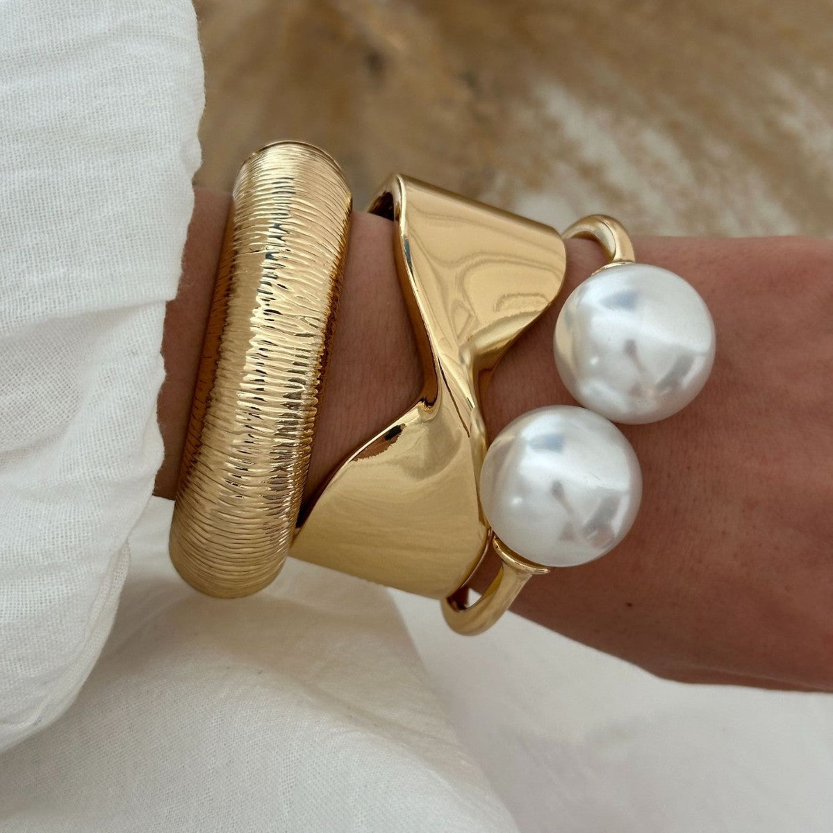 Fashion Minimalist Round Faux Pearl Plated Alloy Cuff Bracelet