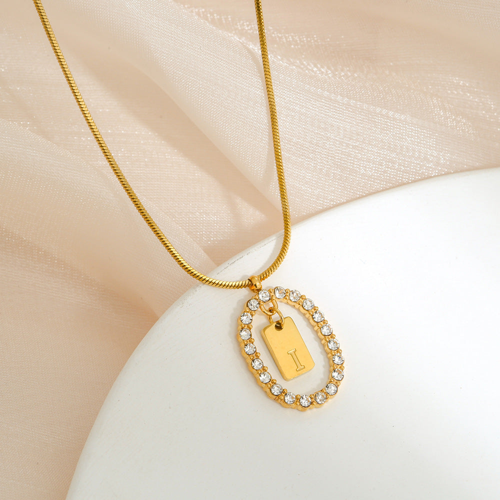 Collana da donna con ciondolo a lettera in acciaio inossidabile, minimalista, con strass, su catena snake