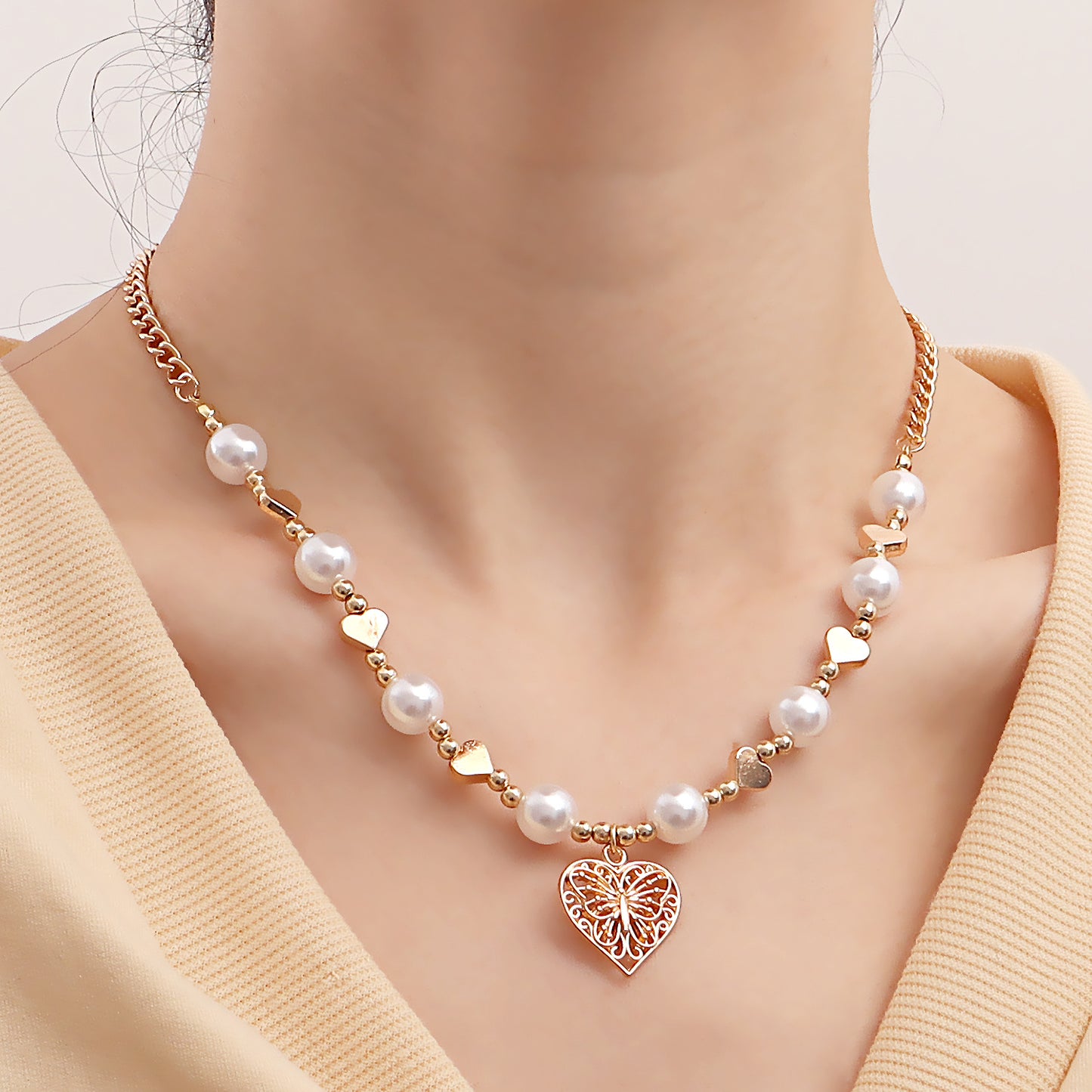 Vintage Geometric Heart Alloy Pendant Necklace with Gold Plating for Women