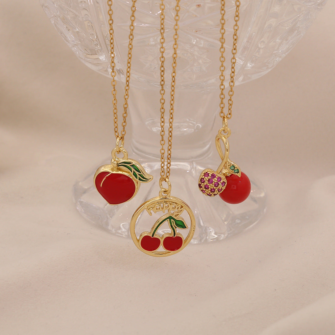 Bonito Collar Colgante de Fresa y Cereza para Mujer, Cadena en O de Acero Inoxidable con Acabado Esmaltado, Collar con Medallón en Forma de Fruta