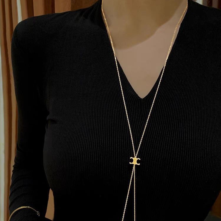 Collar Colgante Geométrico Minimalista de Acero Titanio para Mujer con Acabado Chapado en Oro y Longitud Ajustable
