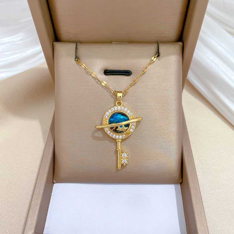 Collana con ciondolo a luna geometrico minimalista per uomo e donna, catena in acciaio inossidabile con strass.