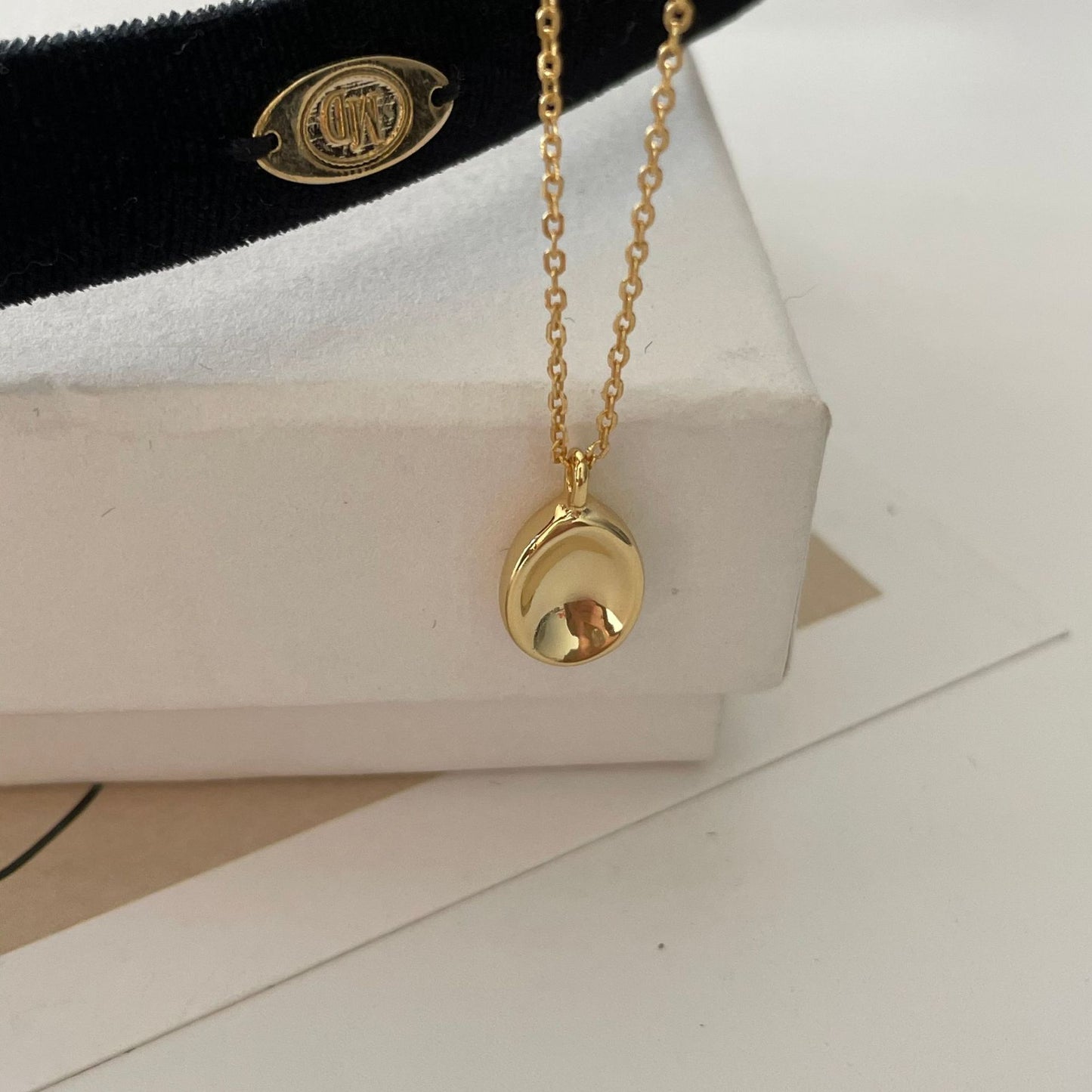 Collana geometrica minimalista in argento con catena di perline in argento sterling 925 e ciondolo ovale