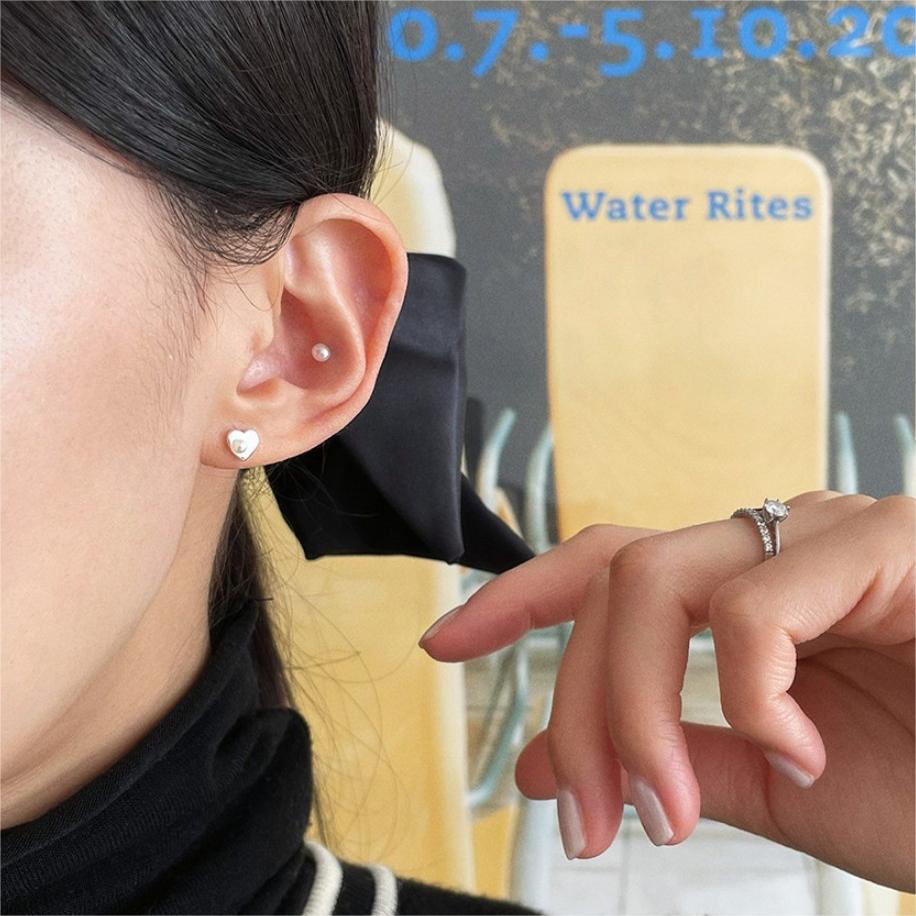 Minimalist Heart-Shaped 925 Sterling Silver Stud Earrings with Pearl Accent for Women