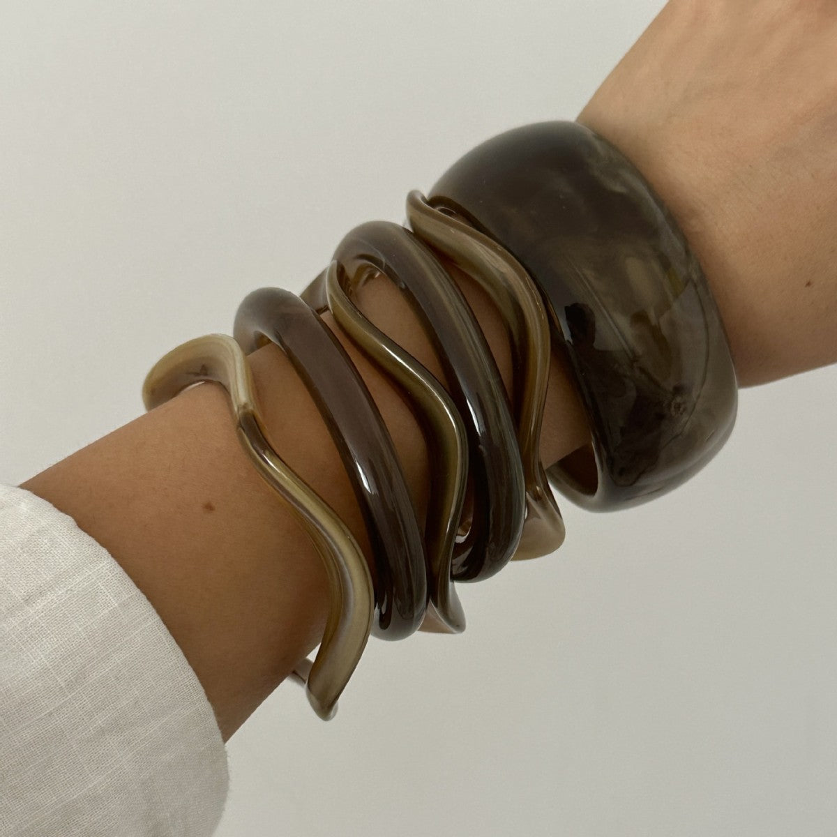 Fashion Irregular Geometric Acrylic Drip Oil Gradient Wide Cuff Bracelet for Women