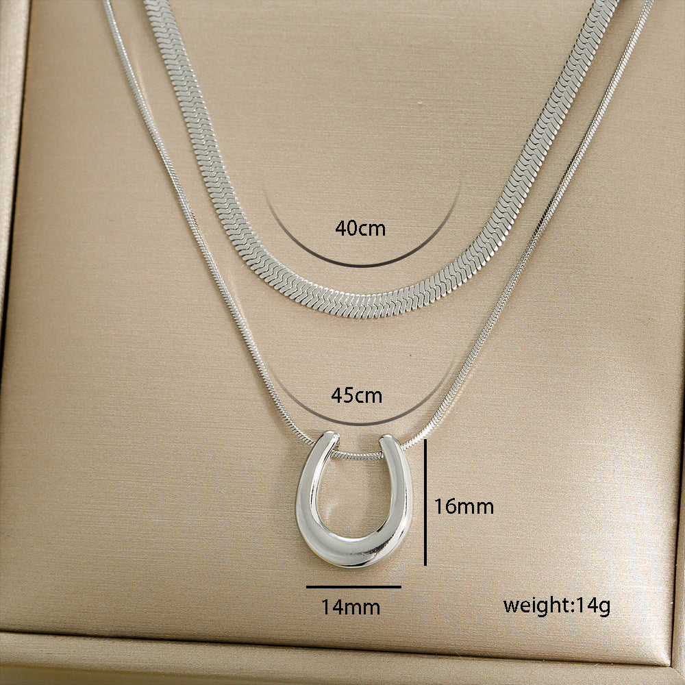 Collana corta a strati in acciaio inossidabile placcato con ciondolo a rosa floreale minimalista da donna con catena a lama