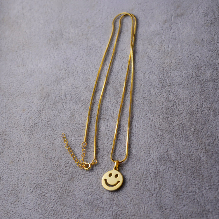 Collana Minimalista con Faccina Sorridente in Acciaio al Titanio con Finitura Placcata su Catena Snake Unisex