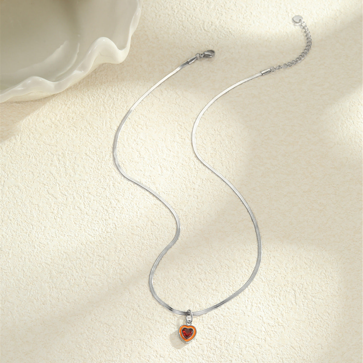 Collana minimalistica geometrica in acciaio inossidabile con intarsio di zirconi colorati per donna, catena clavicola galvanizzata