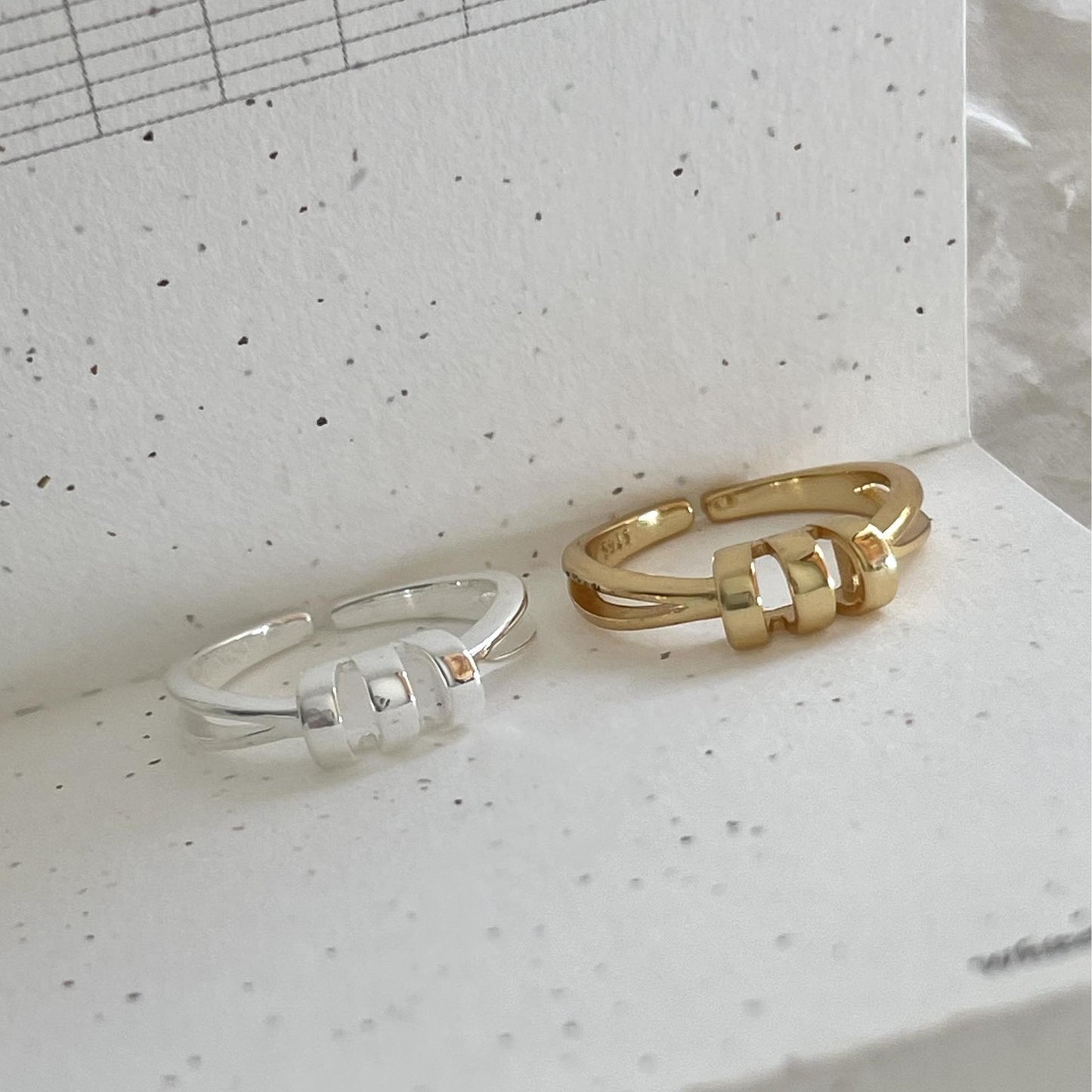 Anillo minimalista de plata de ley S925 con diseño circular geométrico para mujer