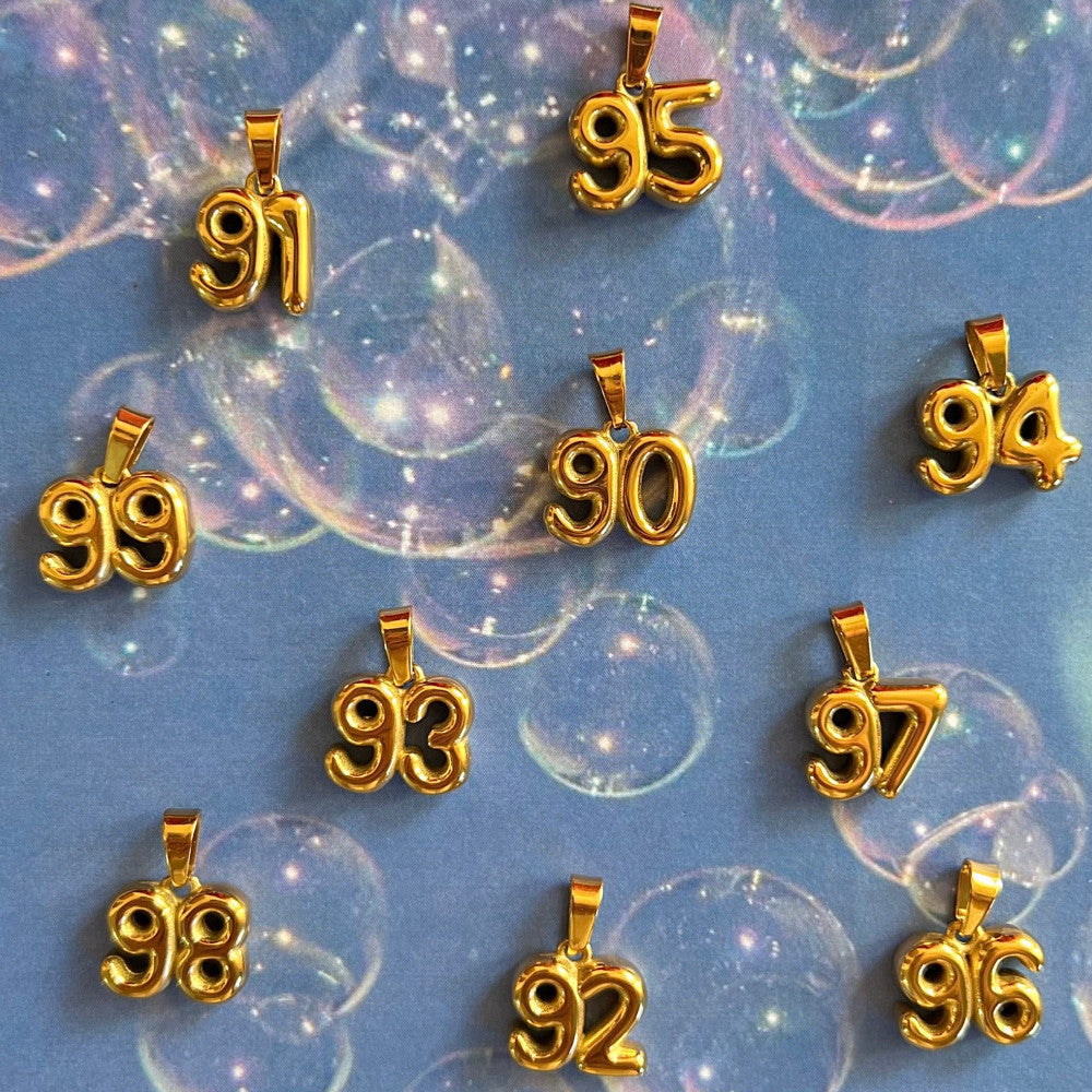 Luxury Business Plated Brass Number Letter Pendant Necklace Rope Figaro Chain Charm Bar for Women