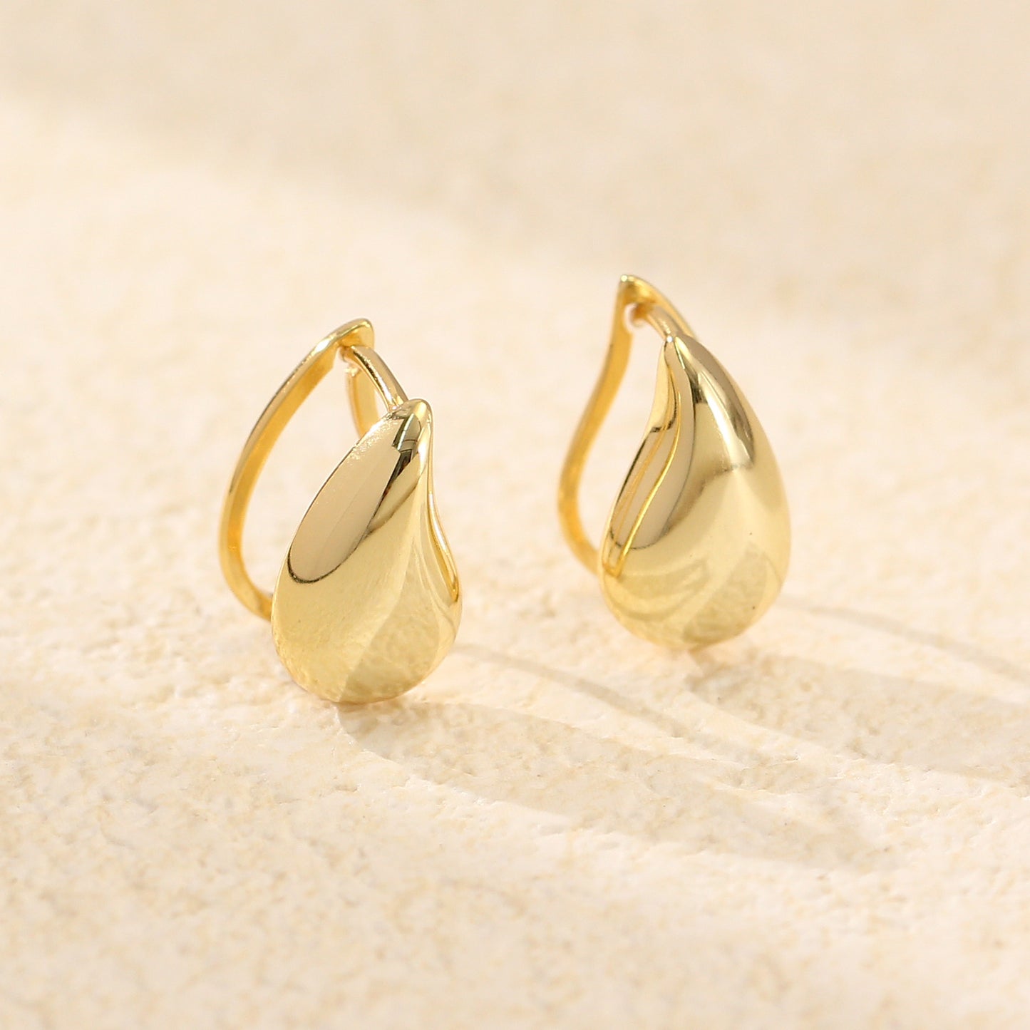 Pendientes de Plata Esterlina S925 Minimalistas con Forma de Gota de Agua y Acabado Pulido para Mujer