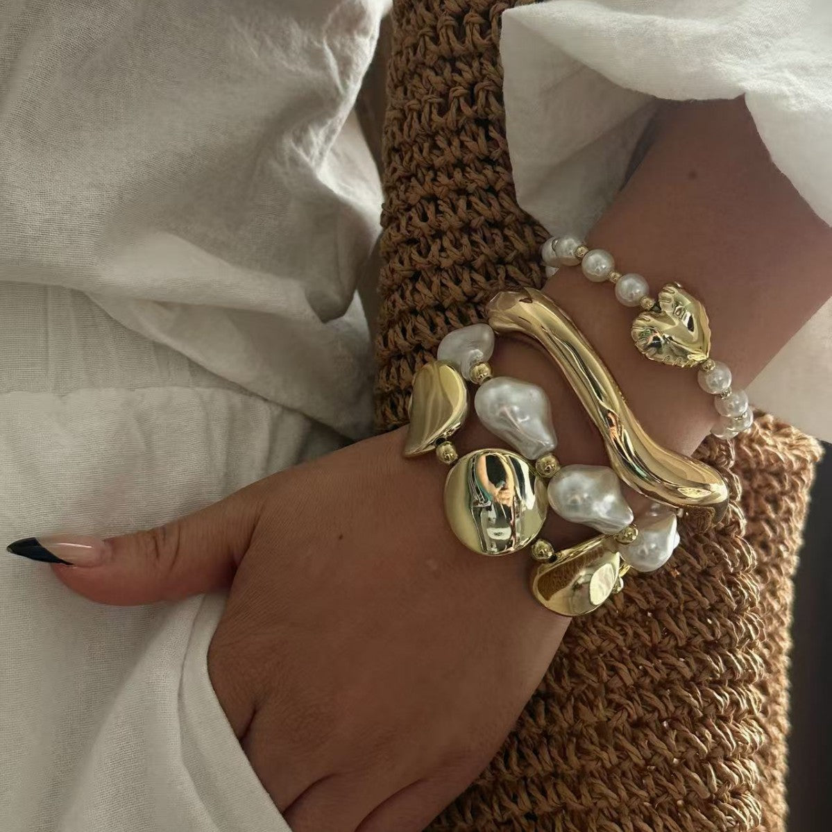 Fashion Geometric Round Acrylic Beaded Bracelet for Women