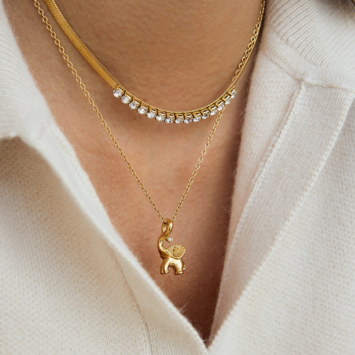 Collar minimalista geométrico de acero de titanio con colgante de diamantes de imitación chapado en PVD de oro de 18 quilates para mujer